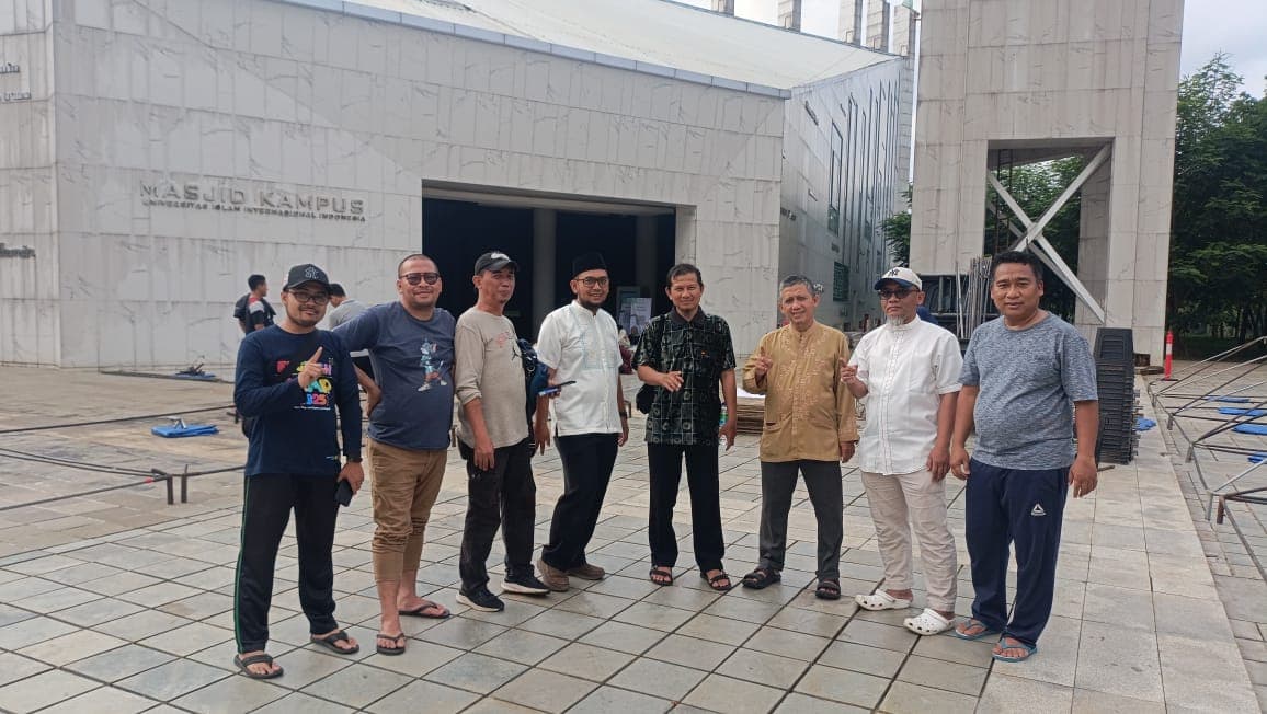 Panitia Tabligh Akbar IKPM Depok Gelar Gladi Resik di UIII